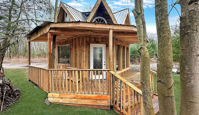 Peaceful Forest Retreat | Loft Beds, FirePit, Wifi