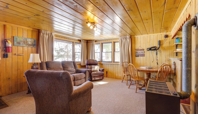 Peaceful Lakefront Cabin, 5 Mi to Dtwn Minocqua!