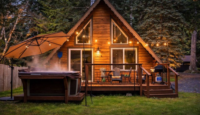 Perch - Waterfront A-Frame 2BR Cabin w/Stylish Design and Hot tub!