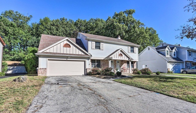 Perfect Mix of Work & Play—3BR Retreat Near Stat