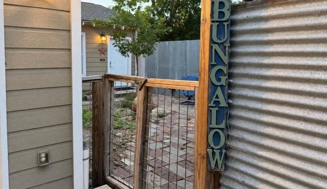 Pet-Friendly Bungalow | Walk to Downtown Seguin