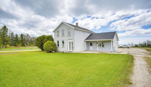 Pet Friendly Home on 15 acres - Lake Michigan