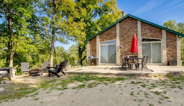 Pet-Friendly Richville Vacation Rental w/Dock!