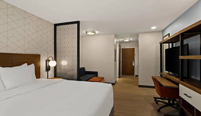 Pet-Friendly Suite | Near Old Town Temecula - 2.6 miles | Free Parking