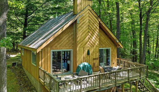 Pine Lake Lodge - Serene Lakeside Retreat on Private Lake – Shell Lake Escape