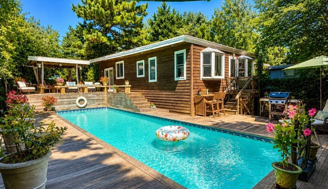 Pines Pool House - 3 Minute Walk to Harbor!