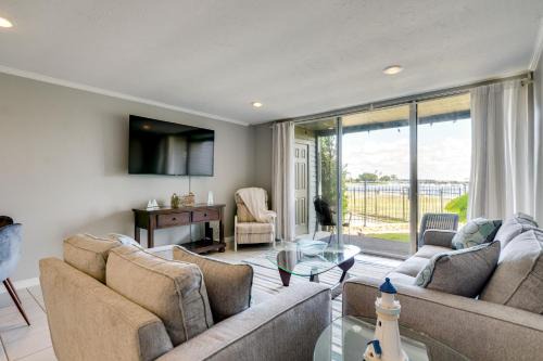 Pool Access + Views: Waterfront Lake Conroe Escape in Montgomery