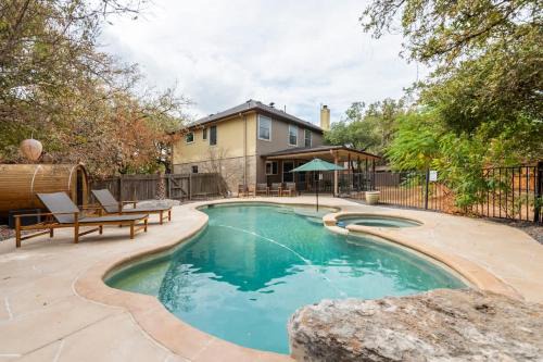 Pool-Hot Tub-Putting Green-Arcade-Oasis