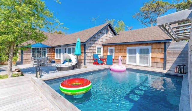 Poolside Oasis in Ocean Bay