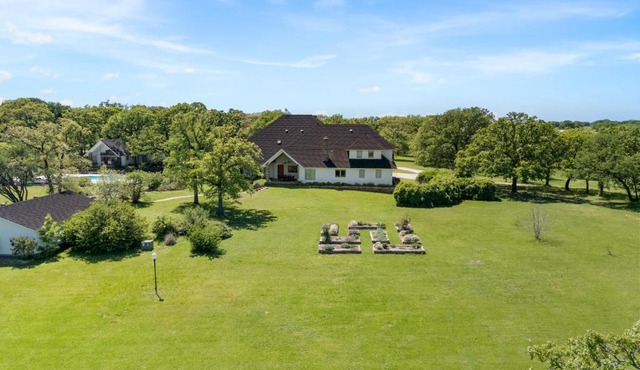 Post Oak Estate - Pool Barn 2 Guest Homes 16 Ac