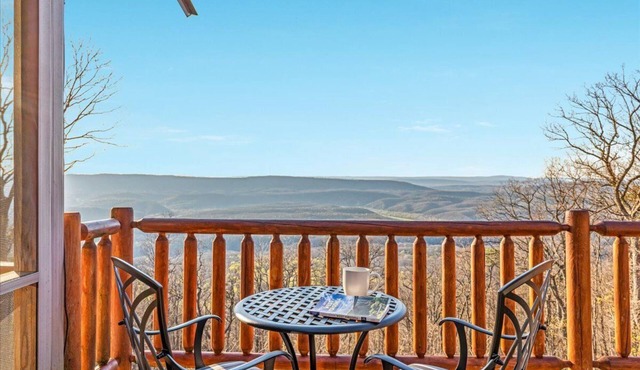 Private Couples Retreat, Hot Tub, Sauna & Views