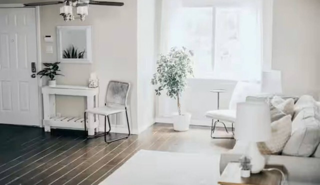 Private Covered Garage +In-Unit Laundry+ Restaurant Row+93 Walkscore + 606 Trail in Chicago