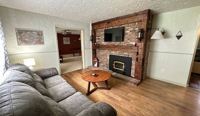 Private- Pool Table, SPIRE, Wine Country, GOTL in Geneva