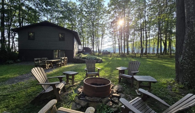 Pup Paradise near Wisp & Deep Creek Lake- Firepit, Pool, Gym, King Bed, Dogs-ok