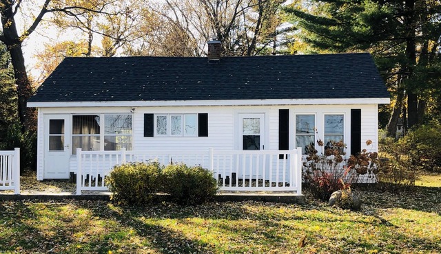 Quaint cottage on west end of beautiful Green Lake WI