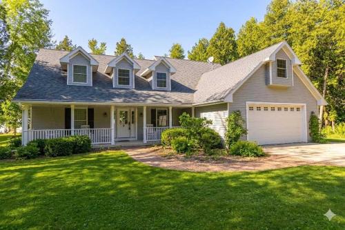 Quiet Door County Retreat w Private Bay Access