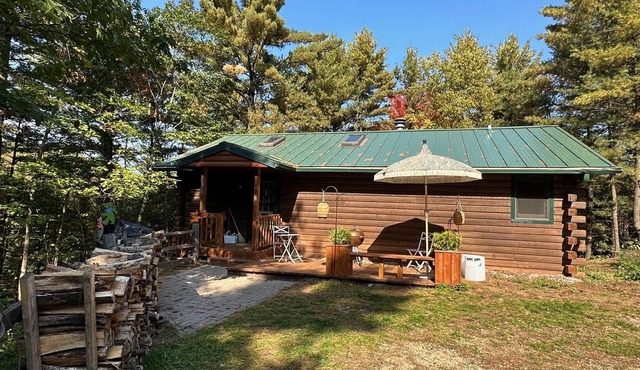 Quiet Lakefront Cabin Getaway Near Wisconsin Dells