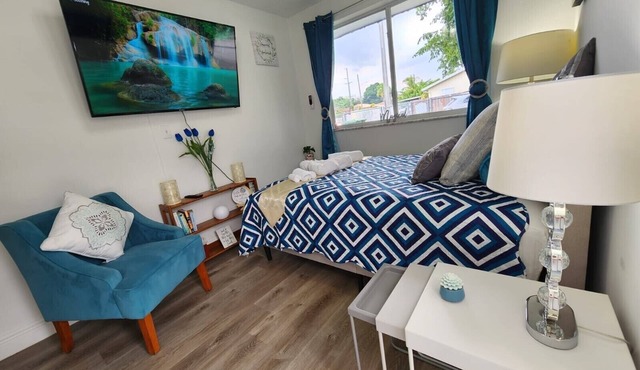 Relax 521- At the Side, cozy studio at the heart of Miami
