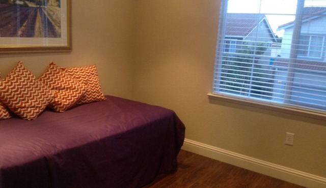 Relaxing Bright bedroom,5min Pinol shoreline,10min to Keller Beach extended stay