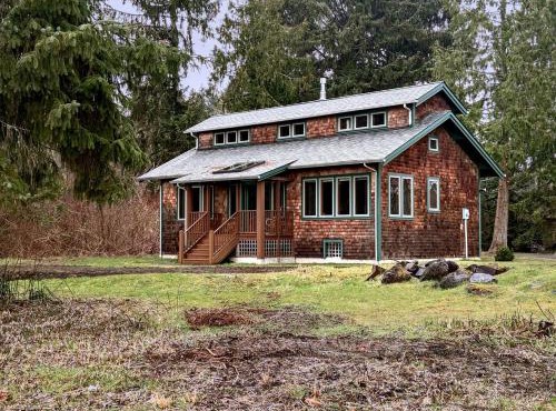 River Loft Cabin on Columbia in Skamokawa Valley, WA