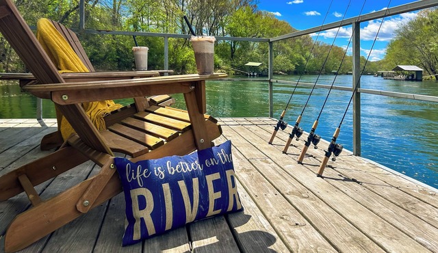 Riverfront Bliss- Private River Dock & Two King rooms!