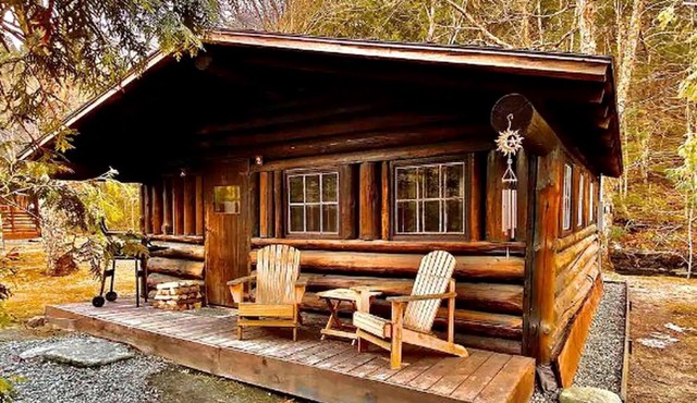 Rustic Studio Cabin Rental in the Heart of the White Mountains in New Hampshire
