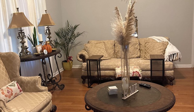 Safe community were you feel at home 4 bedroom Queen Beds ,Rollaway 2 bathroom