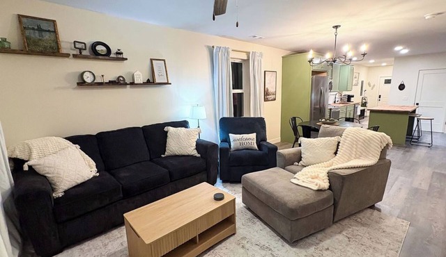 Sage & Cedar Cozy home ready for your stay