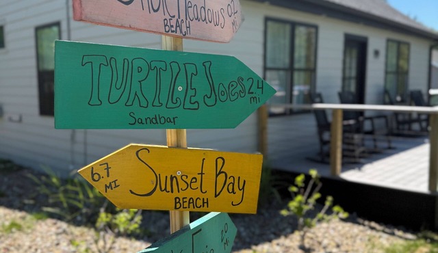 Sandy Shore House ~ Hot Tub ~ New Updates ~ Beach Access