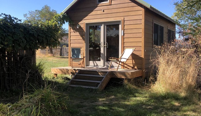 Scenic Maupin Tiny House - 12 miles from Deschutes River