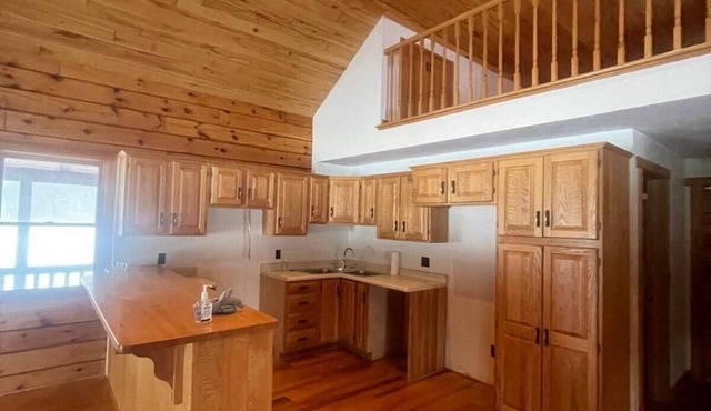 Secluded Luxury Lakehouse | Private Lake | Near Seven Springs | Sleeps 8