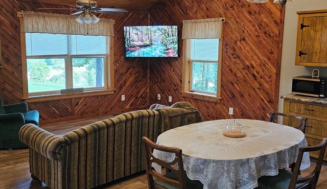 Secluded Private Beautiful Cabin in Mill Spring MO