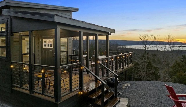 Serene Tiny Home Retreat with Sunrise Lake & Mountain Views in Pushmataha County, Oklahoma