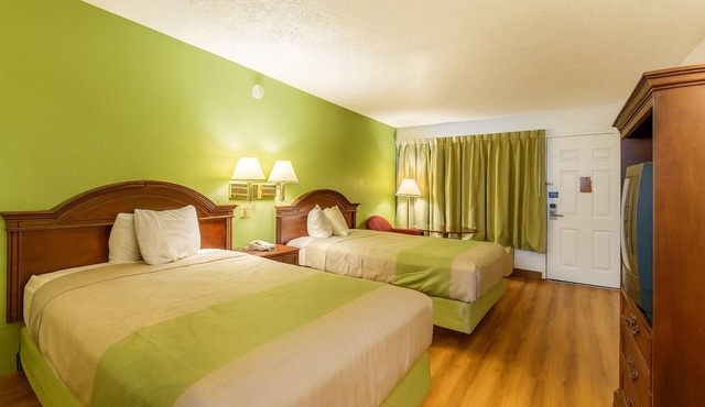 Simple Room w/Easy I-95 Access for Quick Stopovers
