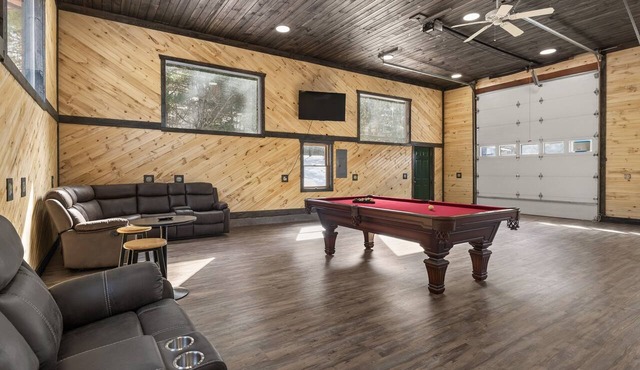 Sleeps 11 | Hot Tub | Game Room | Near Watkins Glen