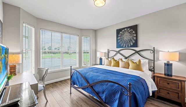 Solterra 3BR Pool, Gym, Nature| Lake & Golf Views