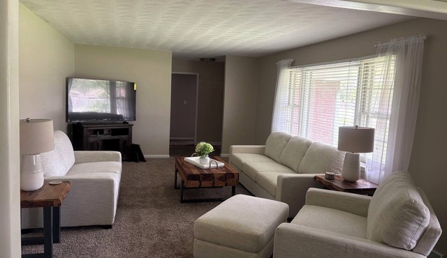 Spacious 3 bedroom 3 Bath & bonus room house in marvelous Springfield with AC
