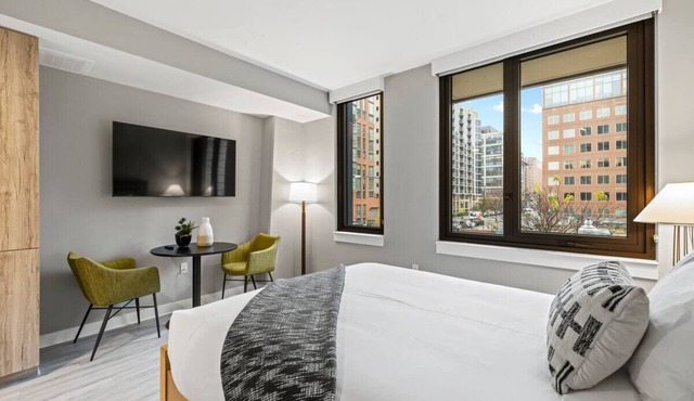 Spacious 3BR Haven w/Kitchen & Rooftop | Steps from Top Museums & Hotspots