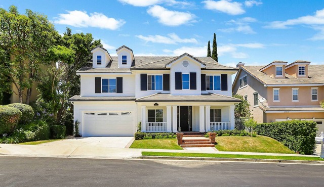 Spacious 6-bedroom house with WiFi and AC in charming Mission Viejo