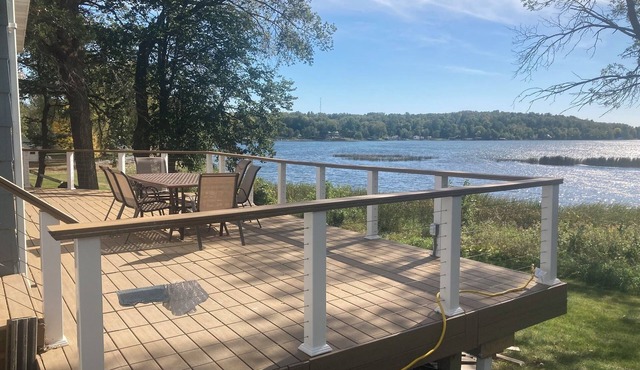 Spacious Big Cormorant Lakehouse Huge Deck, Views, & Bonus Sleeping areas
