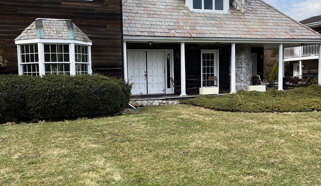 Spacious four bedroom house in peaceful Jamesport;