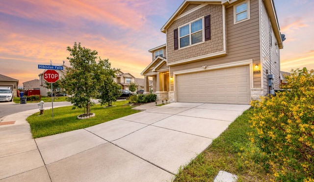 Spacious home with private yard, patio, grill, AC, & private W/D