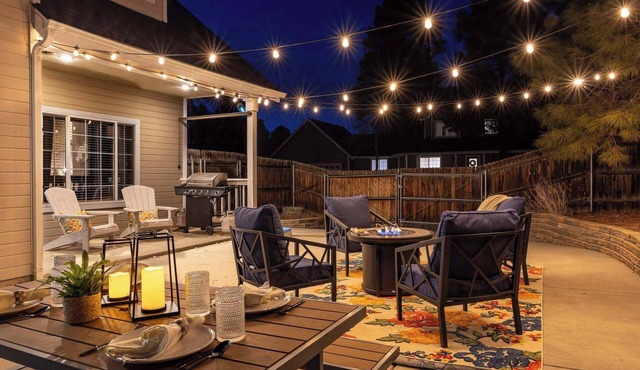 Spacious retreat with 2 Master Suites, Foosball&AC