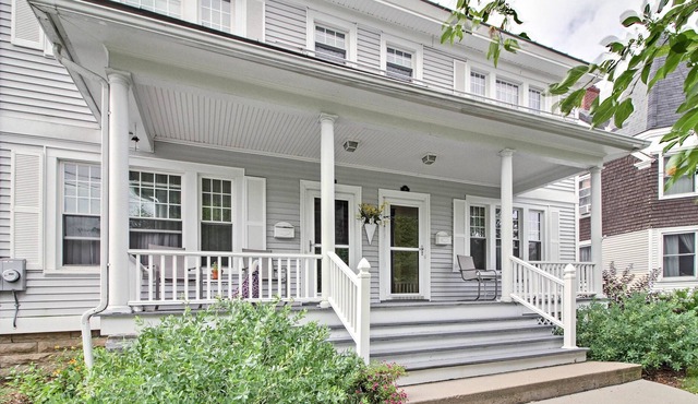 Spacious Rutland Townhome w/Fire Pit- Walk to Town
