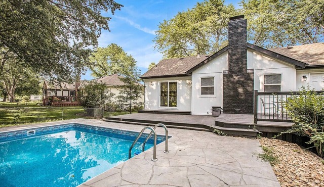 Spacious & Updated Getaway! Pool & Hot Tub 10 Beds