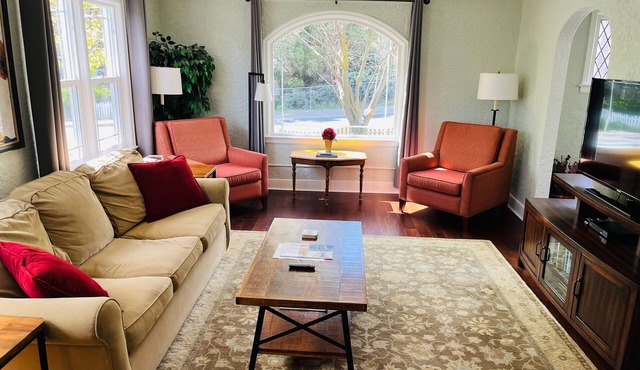 State Street Cottage, 2BR Apt