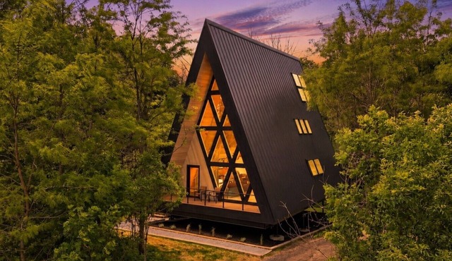 Summit Treehouse & Lavender Farm