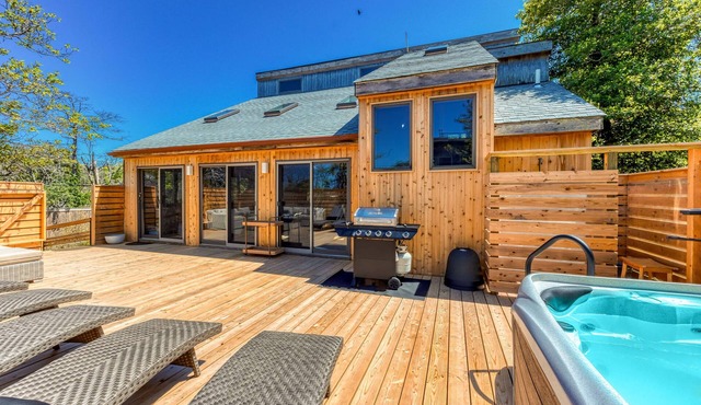 Sun, Sand & Serenity: Your 4‑Bedroom Fire Island Pines Escape