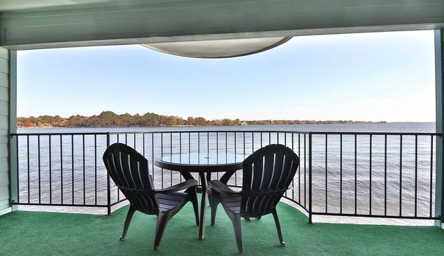 ☀️Sunrise View ⛱Waterfront Balcony❤️Lake Getaway❤️