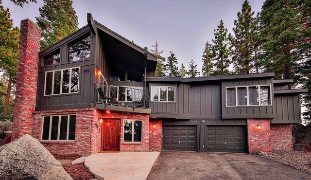 Sunset Cove – Private Lakefront Community